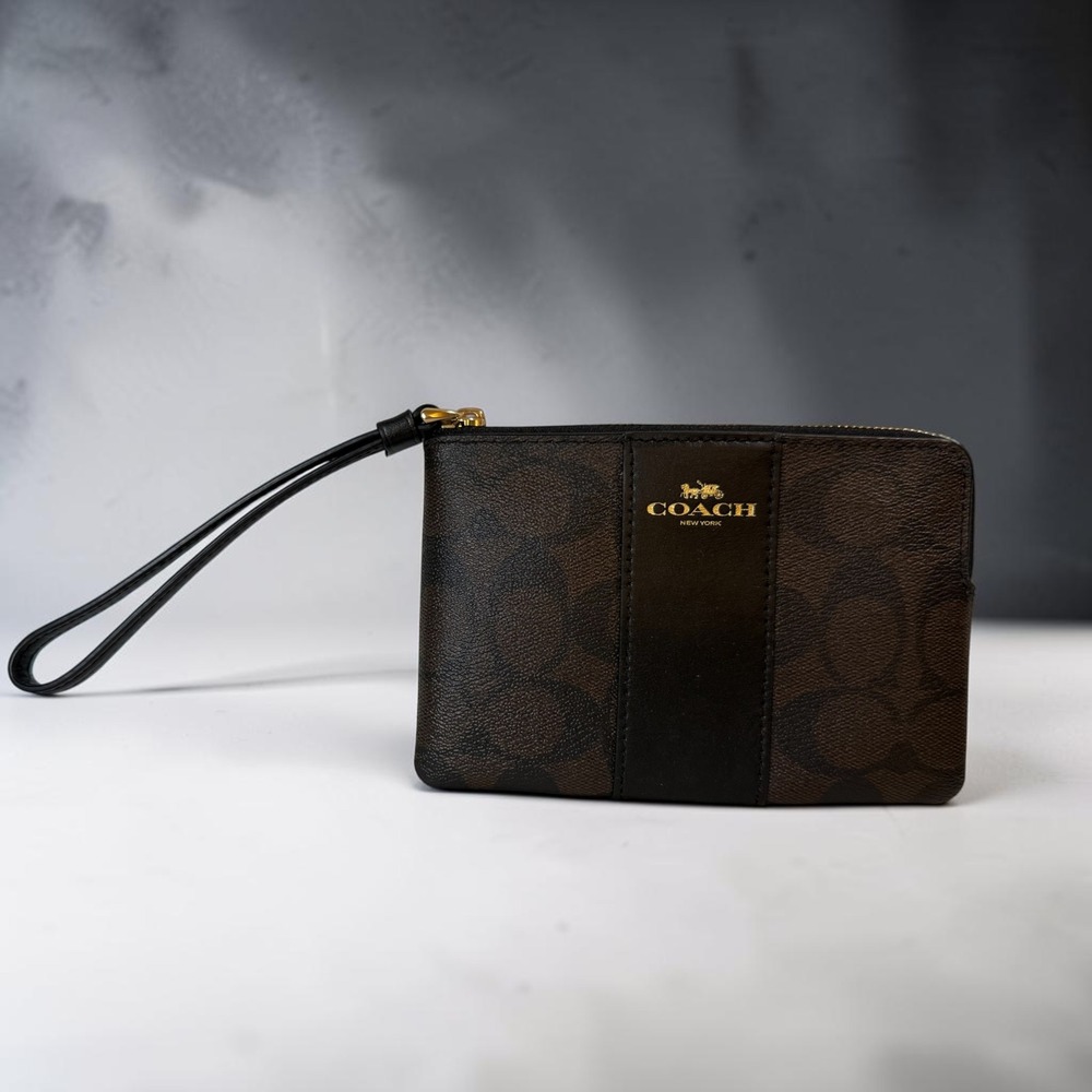 Coach Corner Zip Wristlet Signature Canvas Brown Black 58035